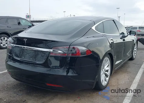 2017 Tesla Model S 100D/60D/75D/90D/P100D z USA, uszkodzony, nr VIN 5YJSA1E23HF214502